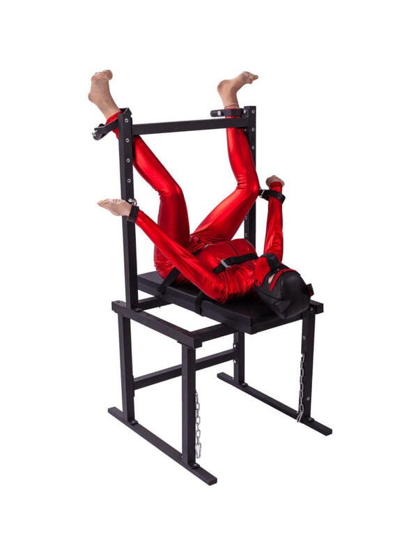 BDSM Meubel geboeid benen omhoog